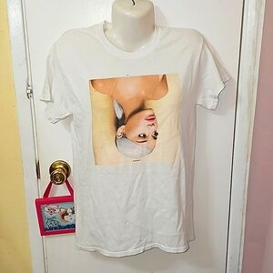 Ariana Grande Sweetner tour t shirt white 2018 white cotton ✨️i9